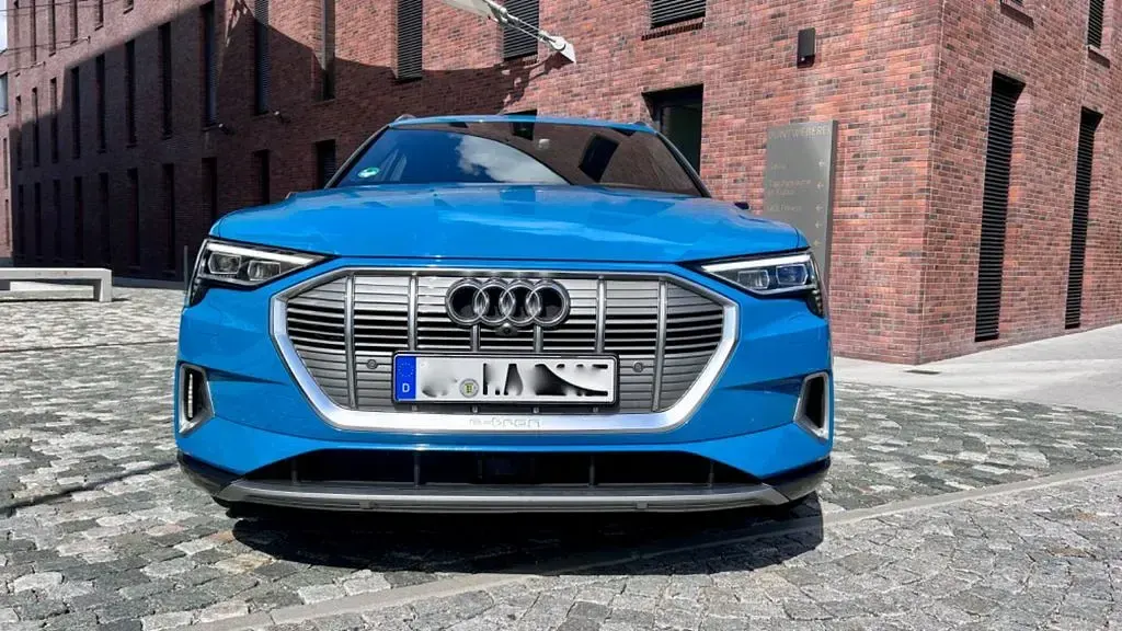 Gebraucht Audi e-tron Advanced Plus 300 kW (408 PS) 2019 Blau SUV