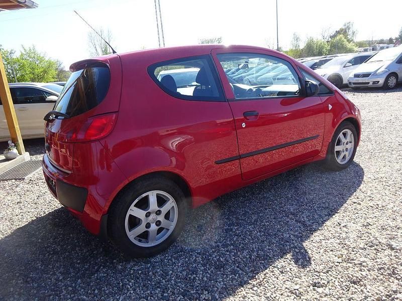 Gebraucht Mitsubishi Colt Inform 75 PS (55 kW) 2005 Rot Kleinwagen
