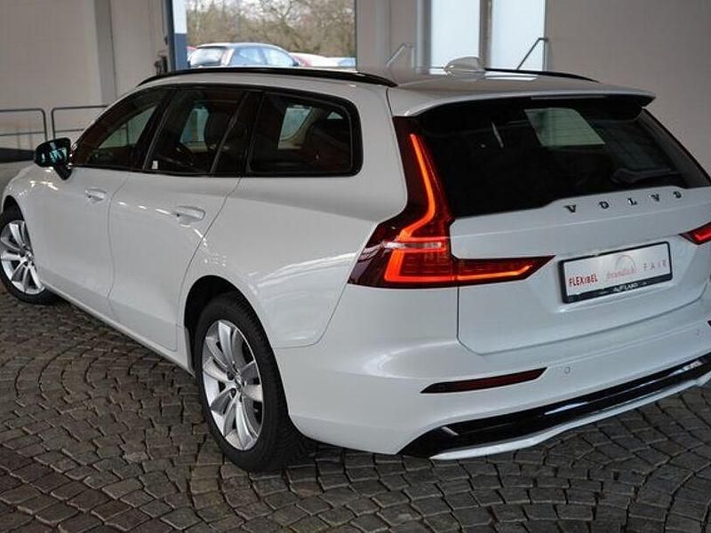 Gebraucht Volvo V60 Plus 197 PS (144 kW) 2023 Weiß Kombi
