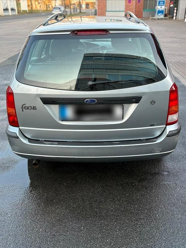 Gebraucht Ford Focus 130 PS (95 kW) 2002 Silber Kombi
