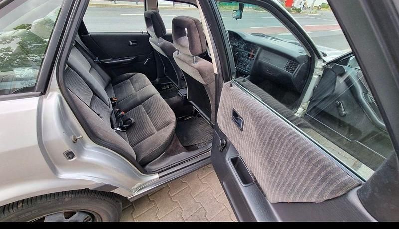 Second-hand Audi 80 90 CP (66 kW) 1990 Argintiu Berlinǎ