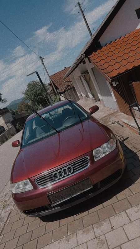 Gebraucht Audi A3 Design 102 PS (75 kW) 2000 Rot Kleinwagen