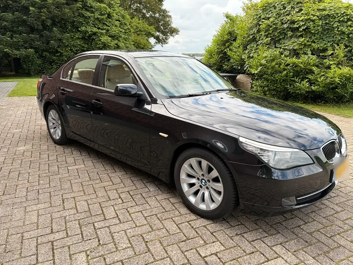 Gebraucht BMW 523 190 PS (139 kW) 2009 Schwarz Limousine