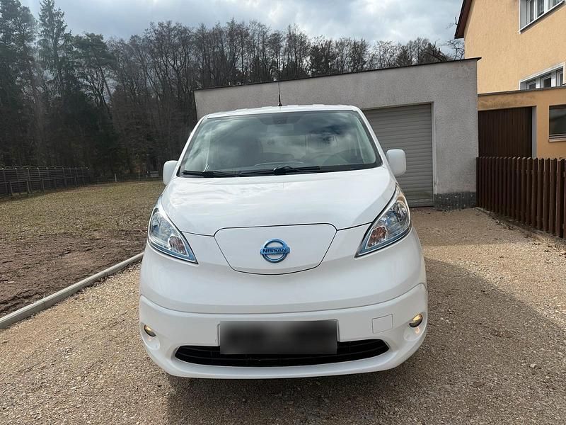 Gebraucht Nissan e-NV200 80 kW (109 PS) 2018 Weiß Van / Kleinbus