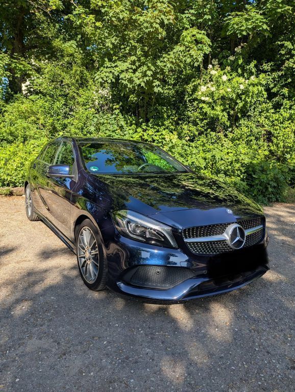 Blau Gebraucht 2016 Mercedes A220 Limousine | 22.300 € (Teuer) - Bild 1/4