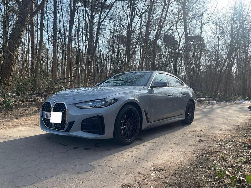Grau Gebraucht 2023 BMW 430 M Sport Coupé | 43.000 € (Fairer Preis) - Bild 1/4