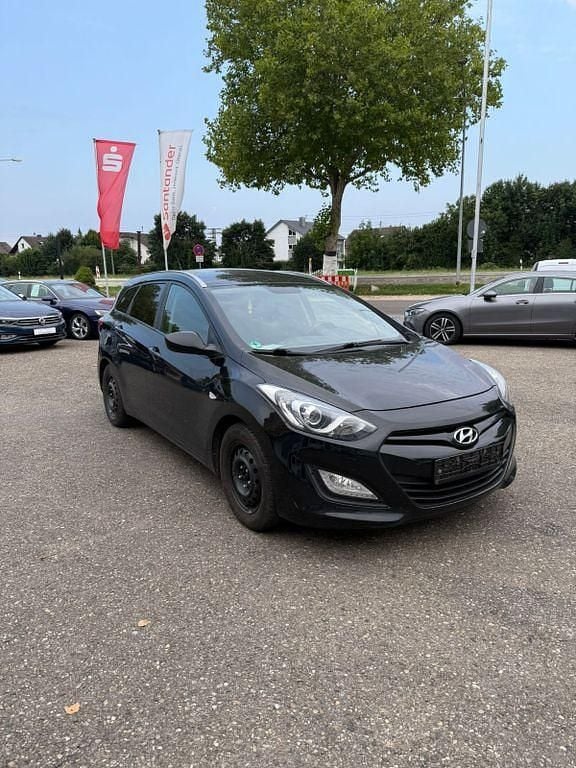 Schwarz Gebraucht 2014 Hyundai i30 Edition Kombi | 5.990 € (Guter Preis) - Bild 1/4