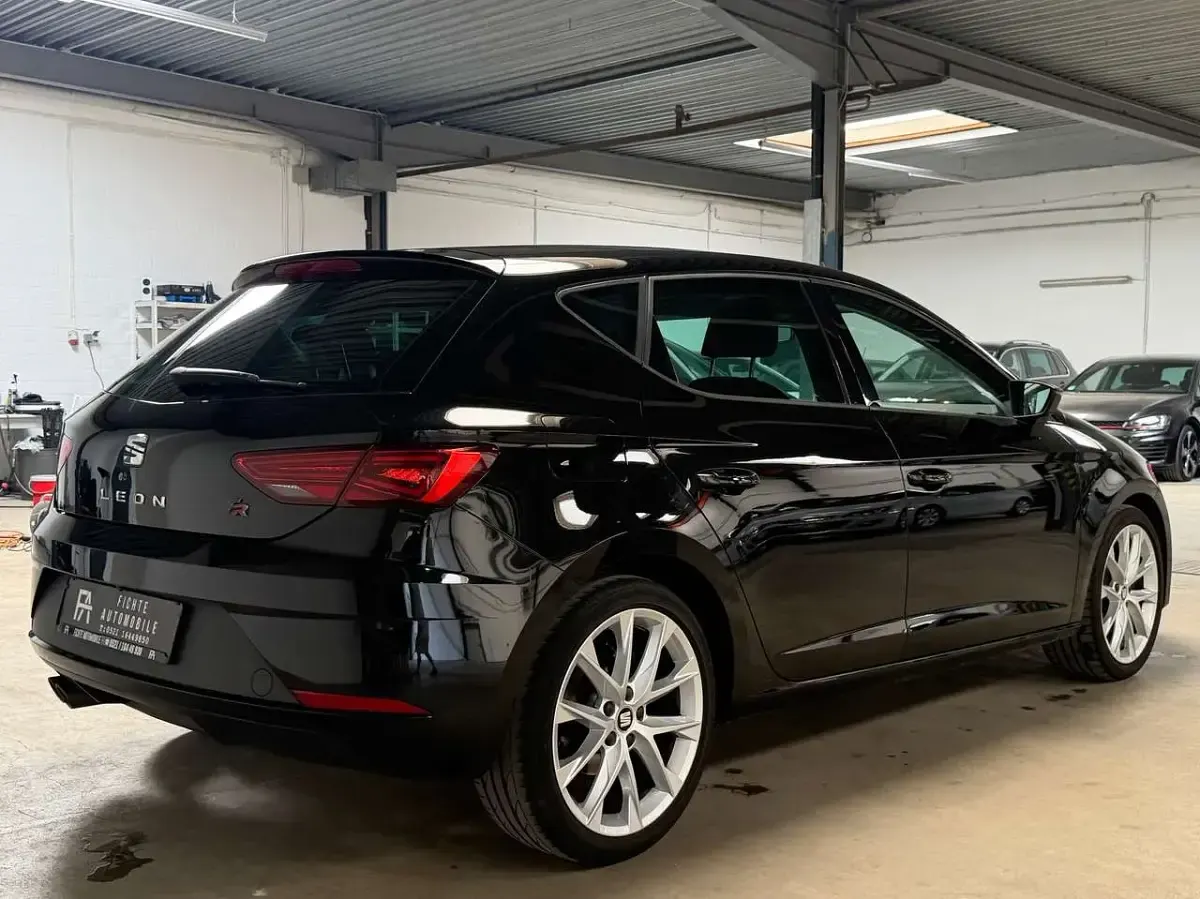 Gebraucht Seat Leon FR 150 PS (110 kW) 2018 Mitternachtsschwarz Kleinwagen