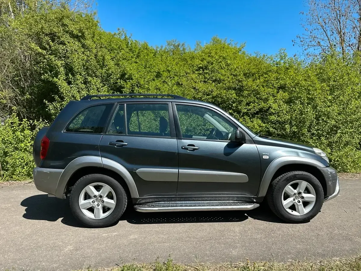 Gebraucht Toyota RAV4 150 PS (110 kW) 2004 Grau SUV