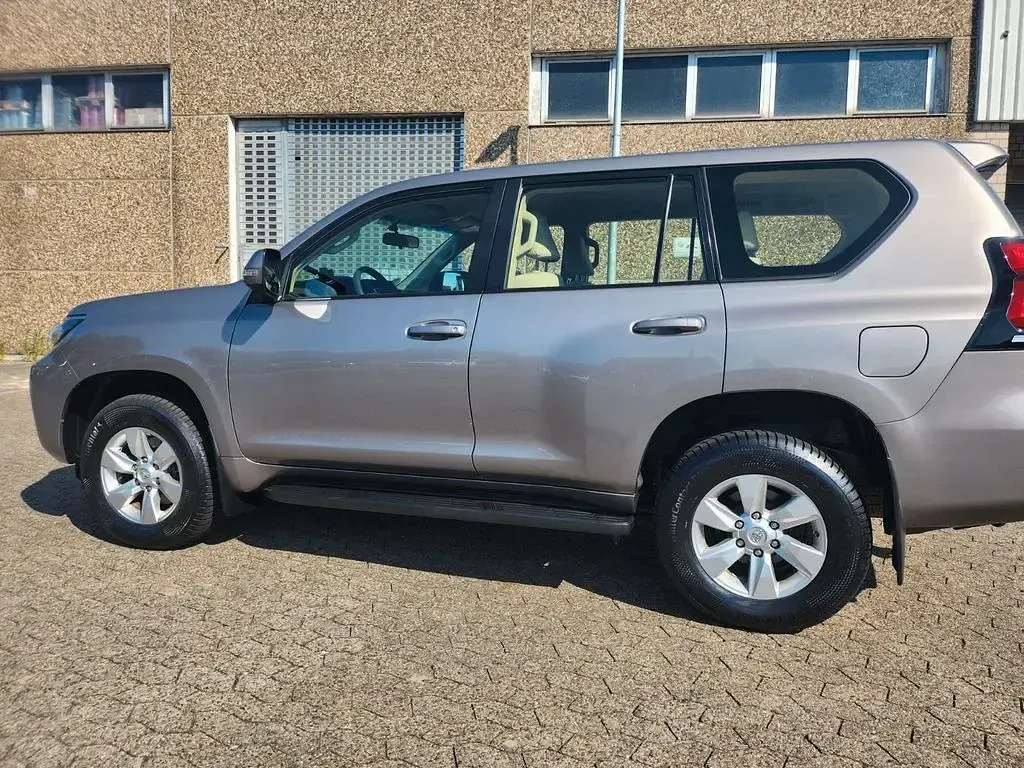 Gebraucht Toyota Land Cruiser TEC-Edition 204 PS (150 kW) 2021 Beige SUV