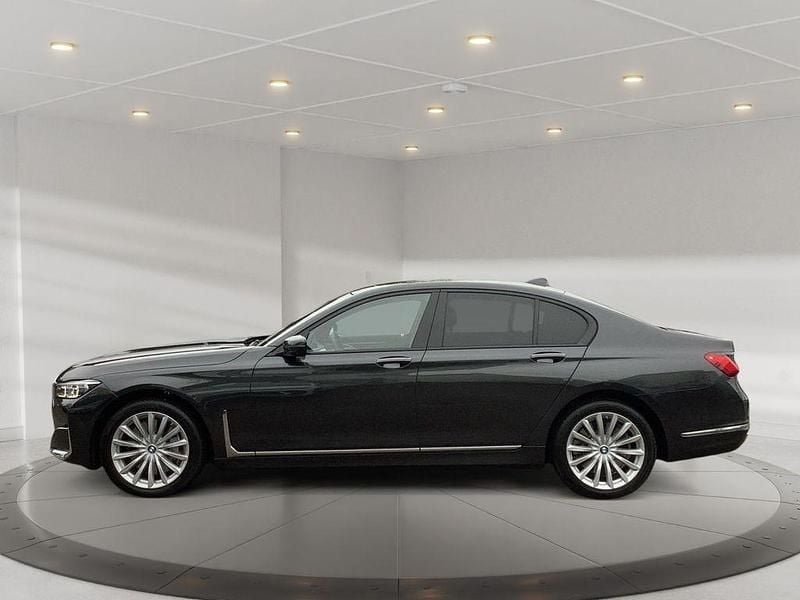 Gebraucht BMW 750 Performance 530 PS (389 kW) 2022 Grau Limousine