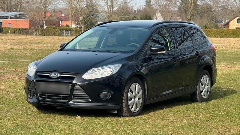 Second-hand Ford Focus 116 CP (85 kW) 2013 Negru Break