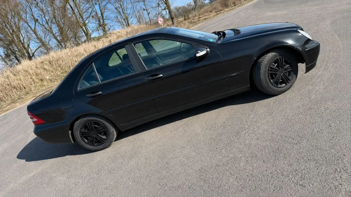 Gebraucht Mercedes 200 129 PS (94 kW) 2002 Schwarz Limousine