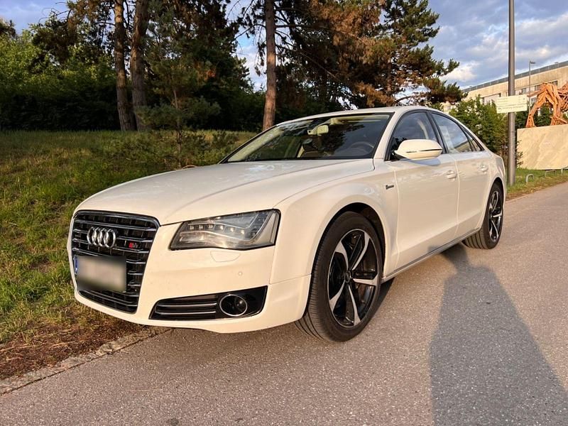Second-hand Audi A8 Ambiente 351 CP (258 kW) 2011 Alb Berlinǎ