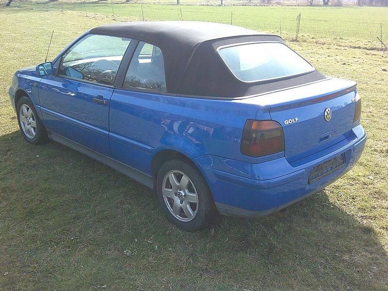 Gebraucht VW Golf Cabriolet Conceptline 101 PS (74 kW) 1999 Blau Cabrio