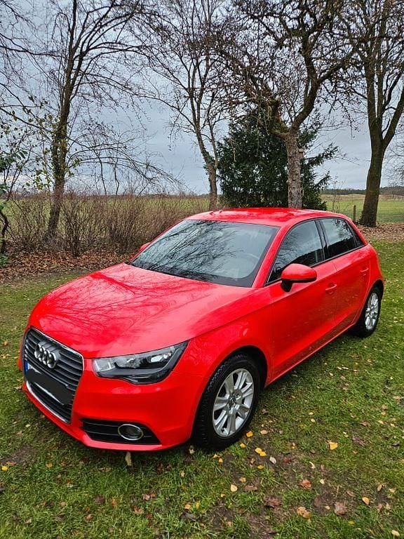 Rot Gebraucht 2013 Audi A1 Sportback Kleinwagen | 9.000 € (Guter Preis) - Bild 1/4