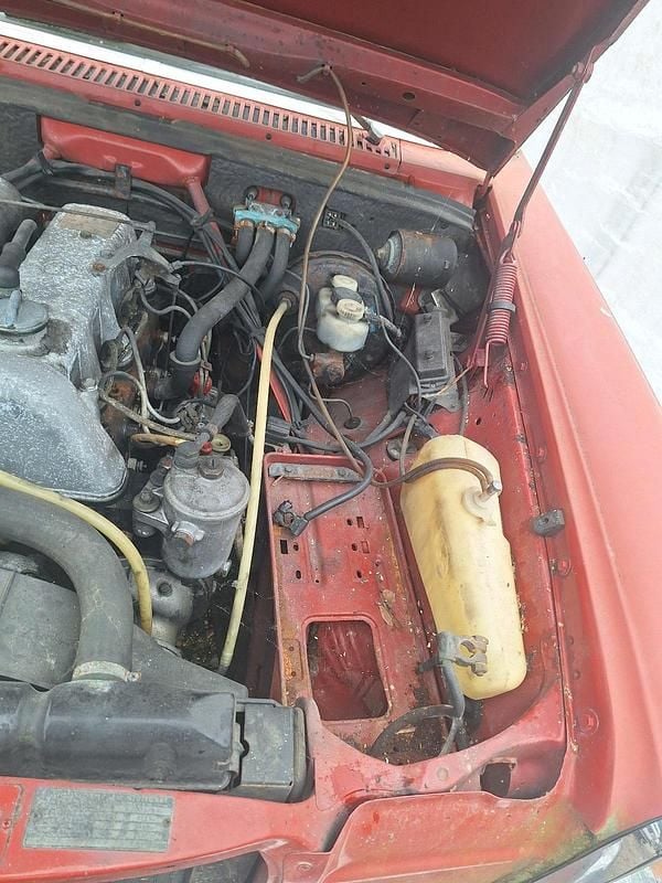 Gebraucht Mercedes W114 65 PS (47 kW) 1972 Rot Limousine