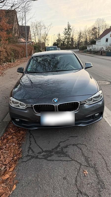 Gebraucht BMW 318 136 PS (100 kW) 2015 Grau Limousine