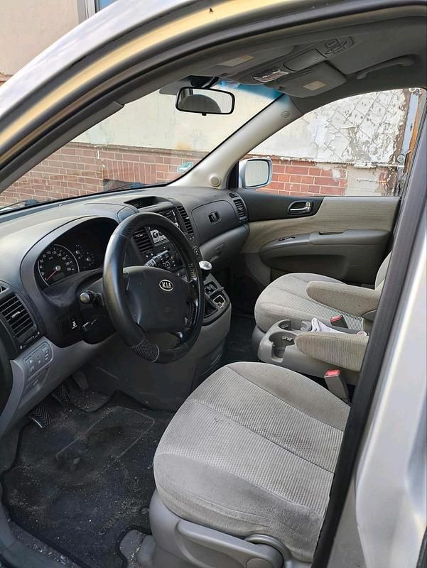 Gebraucht Kia Carnival 185 PS (136 kW) 2008 Grün Van / Kleinbus