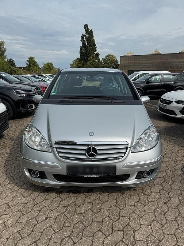 Silber Gebraucht 2007 Mercedes A150 Elegance Kleinwagen | 3.900 € (Etwas zu teuer) - Bild 1/4