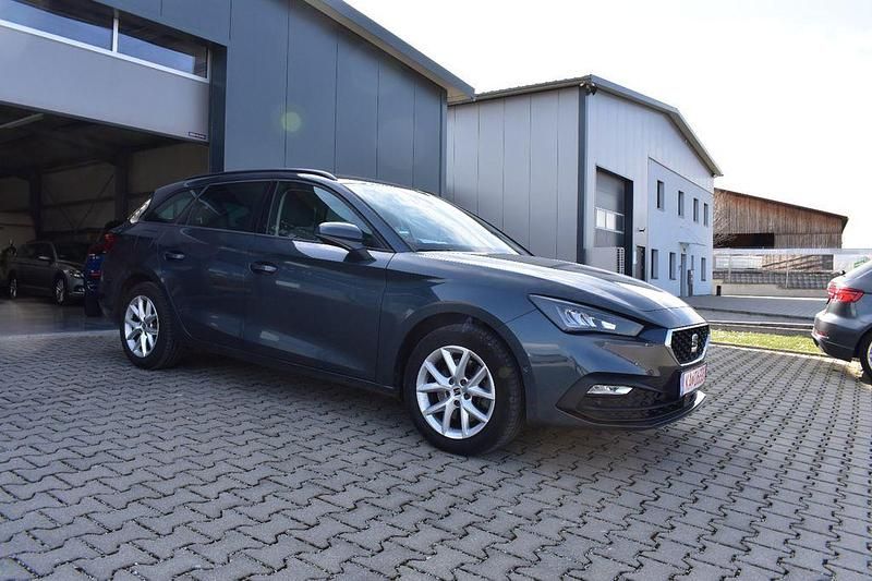 Gebraucht Seat Leon Style 150 PS (110 kW) 2024 Magnetic tech grey Kombi