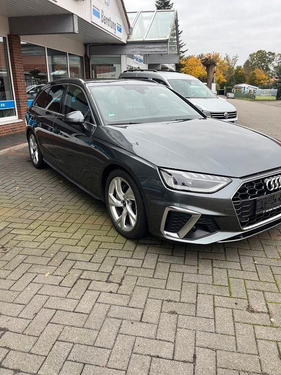 Gebraucht Audi A4 S-Line 204 PS (150 kW) 2023 Grau Kombi