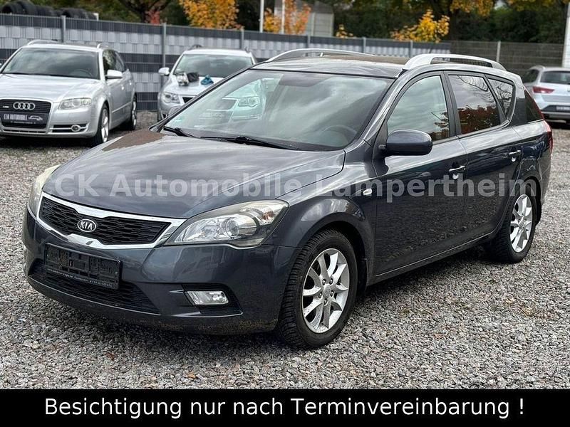Grau Gebraucht 2010 Kia Ceed Kombi | 1.900 € - Bild 1/4