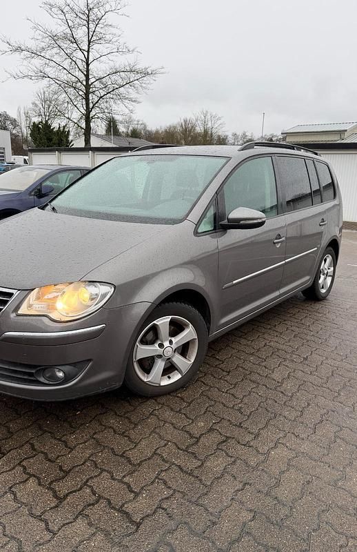 Gebraucht VW Touran 140 PS (102 kW) 2010 Grau Van / Kleinbus