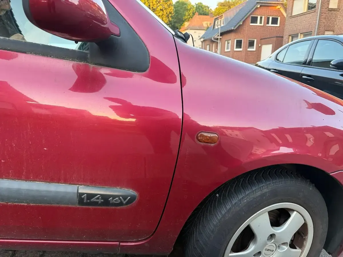 Gebraucht Renault Clio 72 PS (52 kW) 2002 Rot Kleinwagen