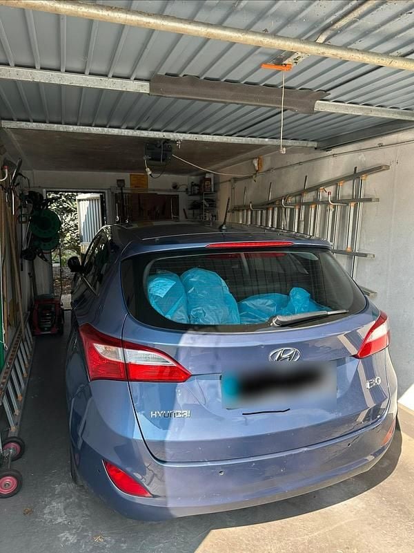 Gebraucht Hyundai i30 110 PS (80 kW) 2014 Blau Kombi