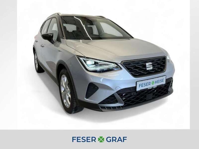 Urban silber Gebraucht 2024 Seat Arona FR SUV | 21.540 € (Fairer Preis) - Bild 1/4