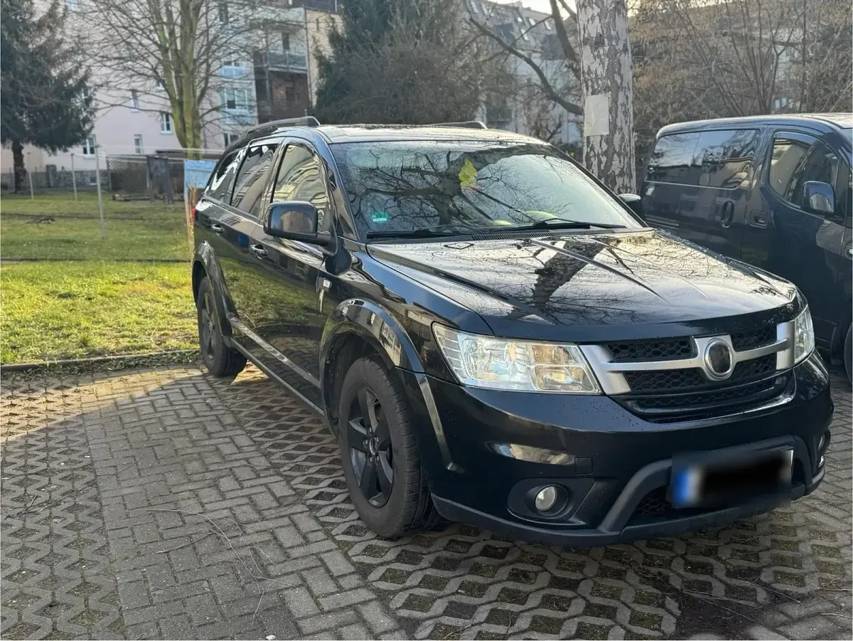 Gebraucht Fiat Freemont 140 PS (102 kW) 2012 Schwarz SUV