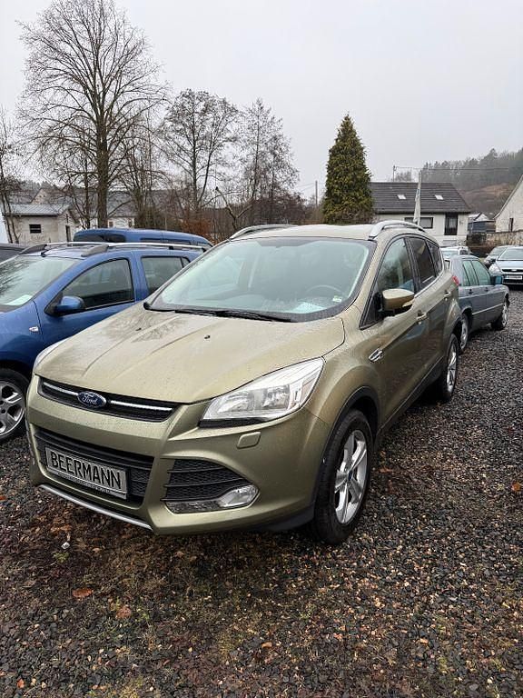 Gebraucht Ford Kuga Trend 150 PS (110 kW) 2013 Grün SUV