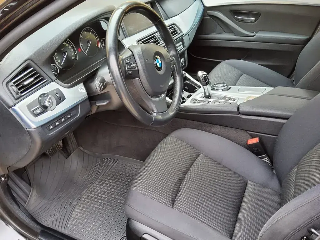 Gebraucht BMW 520 184 PS (135 kW) 2013 Schwarz Kombi