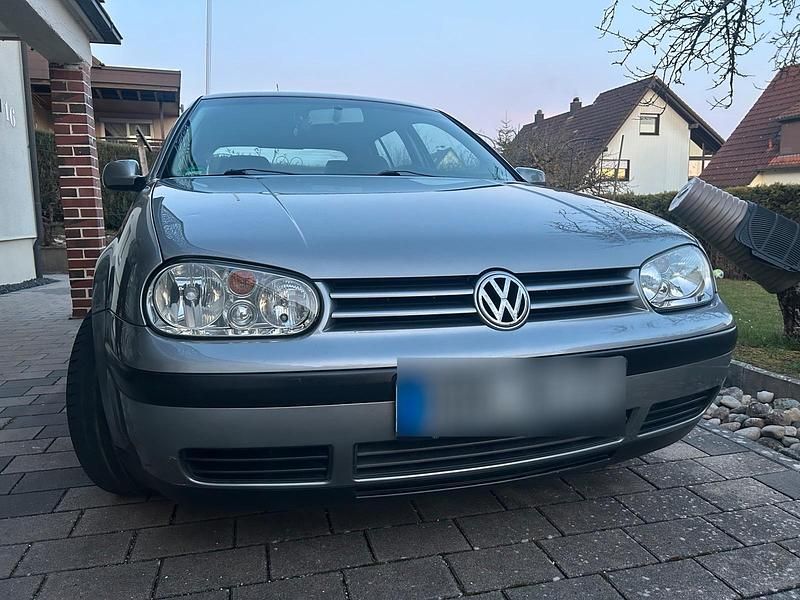 Gebraucht VW Golf IV 105 PS (77 kW) 2002 Grau Kleinwagen