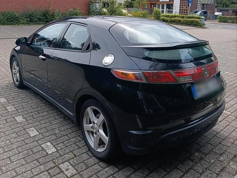 Schwarz Gebraucht 2007 Honda Civic Limousine | 2.400 € (Fairer Preis) - Bild 1/4