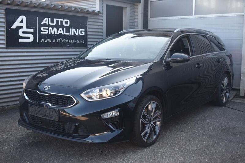 Schwarz Gebraucht 2020 Kia Ceed Limousine | 6.837 € (Superpreis) - Bild 1/4