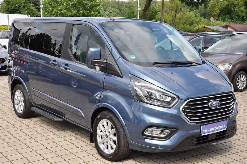 Chrome blue Gebraucht 2018 Ford Tourneo Custom Titanium Van / Kleinbus | 28.990 € (Fairer Preis) - Bild 1/4