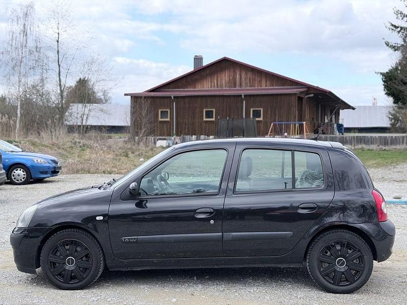 Gebraucht Renault Clio II Dynamique 107 PS (78 kW) 2004 Schwarz Limousine