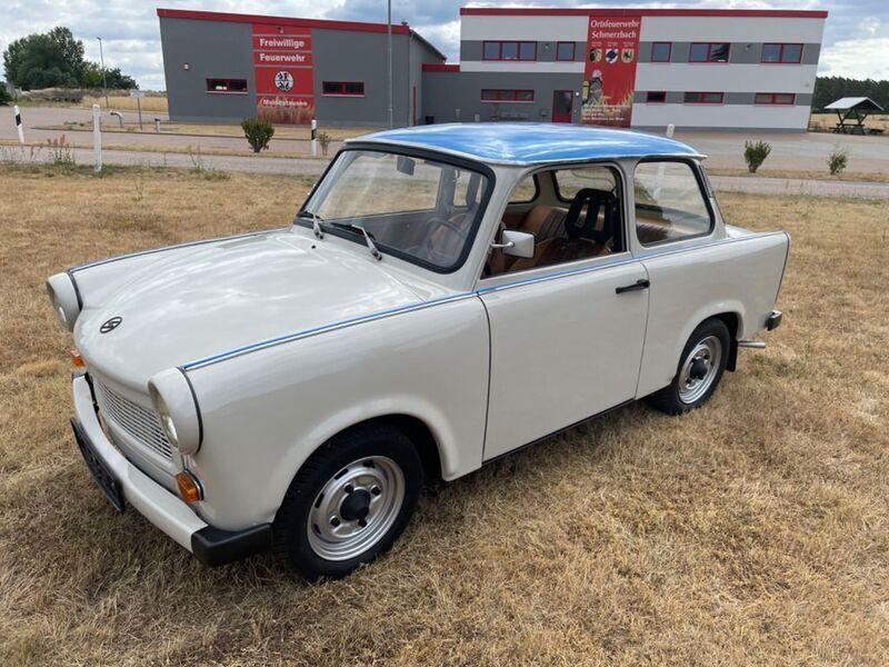 Grau Gebraucht 1990 Trabant 601 Limousine | 8.900 € - Bild 1/4