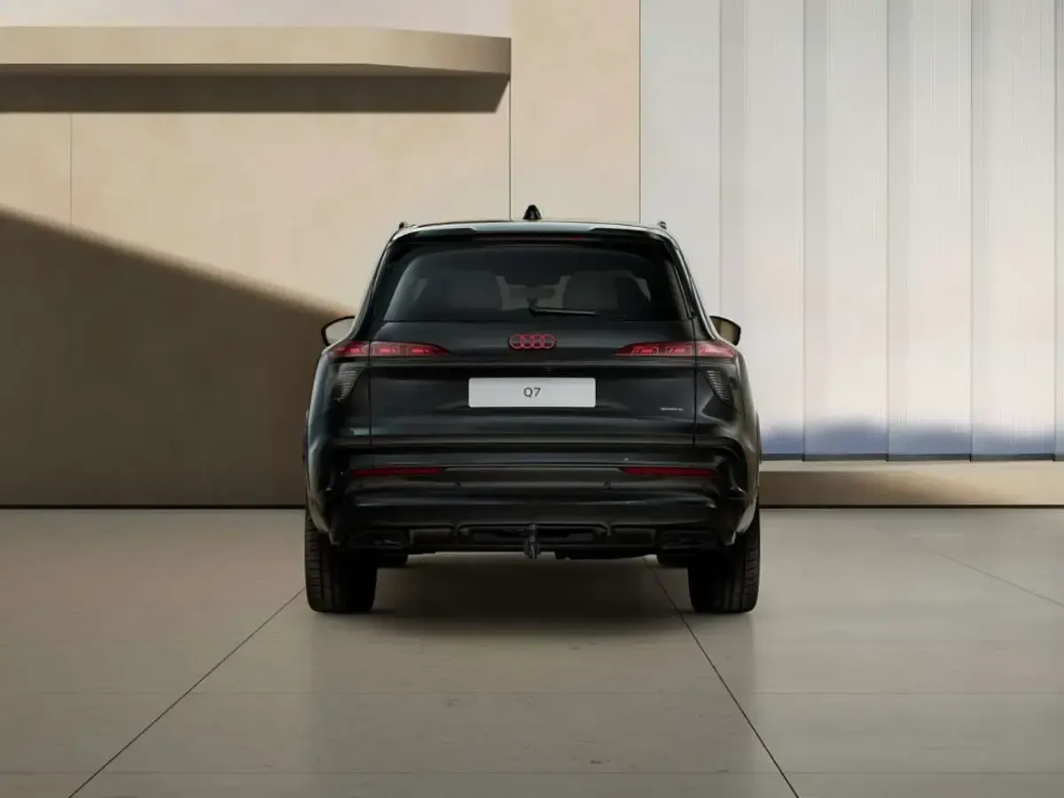 Neu Audi Q7 Ambiente 299 PS (219 kW) 2026 Schwarz SUV