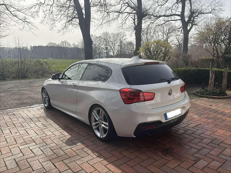Gebraucht BMW 118 M Sport 150 PS (110 kW) 2015 Weiß Kleinwagen