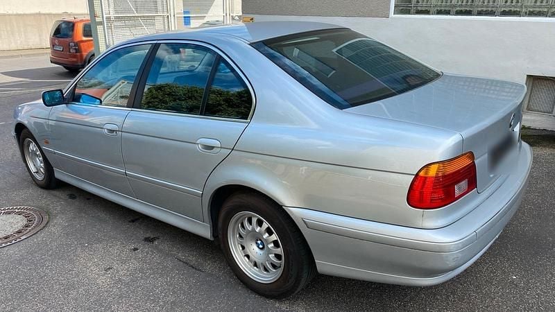 Second-hand BMW 525 192 CP (141 kW) 2001 Argintiu Berlinǎ