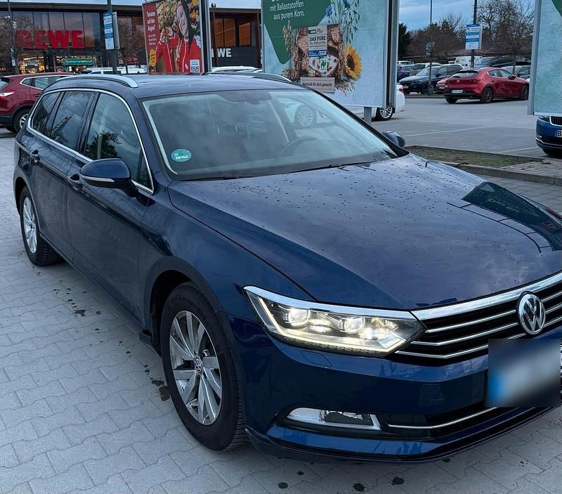Gebraucht VW Passat 150 PS (110 kW) 2017 Blau Kombi