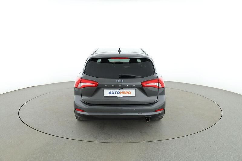 Gebraucht Ford Focus Titanium 125 PS (91 kW) 2020 Grau Kombi