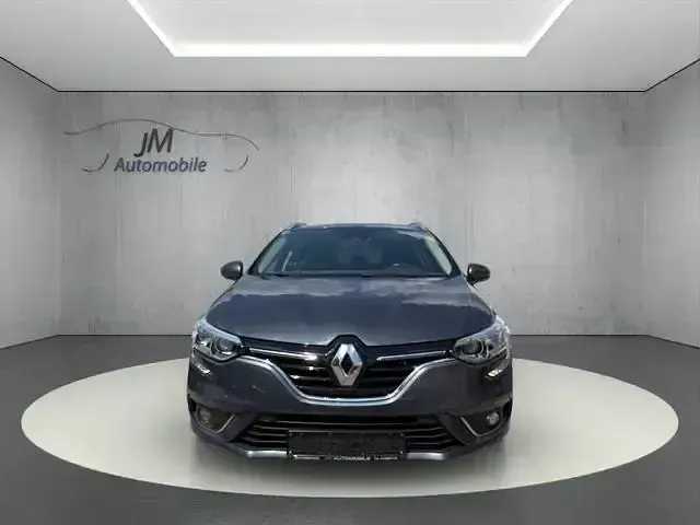 Gebraucht Renault Mégane LIMITED 132 PS (97 kW) 2018 Grau Limousine