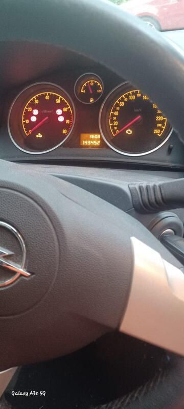 Grau Gebraucht 2008 Opel Astra GTC Coupé | 1.600 € (Superpreis) - Bild 1/4