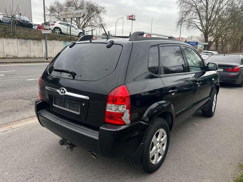 Gebraucht Hyundai Tucson 141 PS (103 kW) 2006 Schwarz SUV
