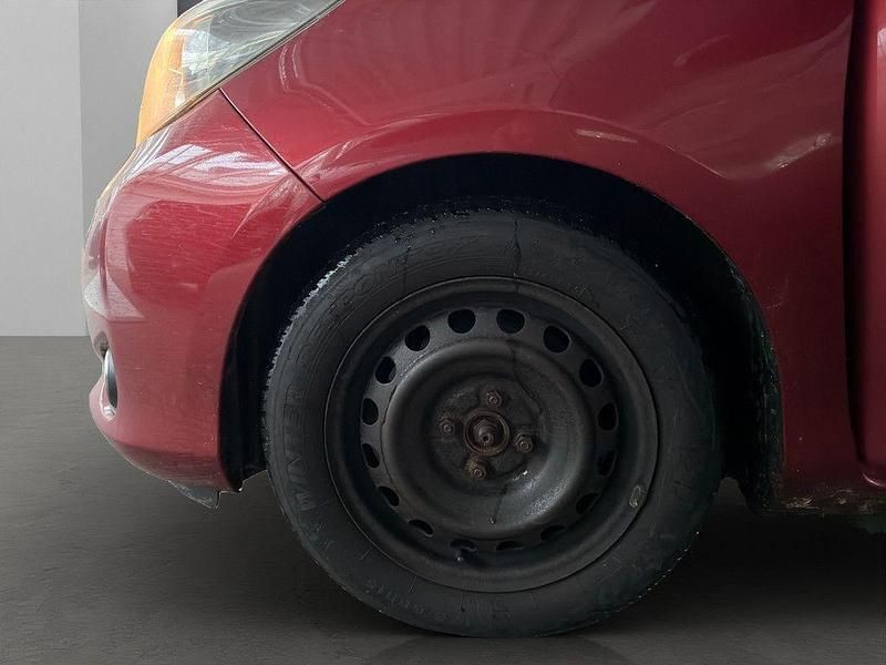 Gebraucht Toyota Yaris Club 90 PS (66 kW) 2011 Rot (metallic) Limousine