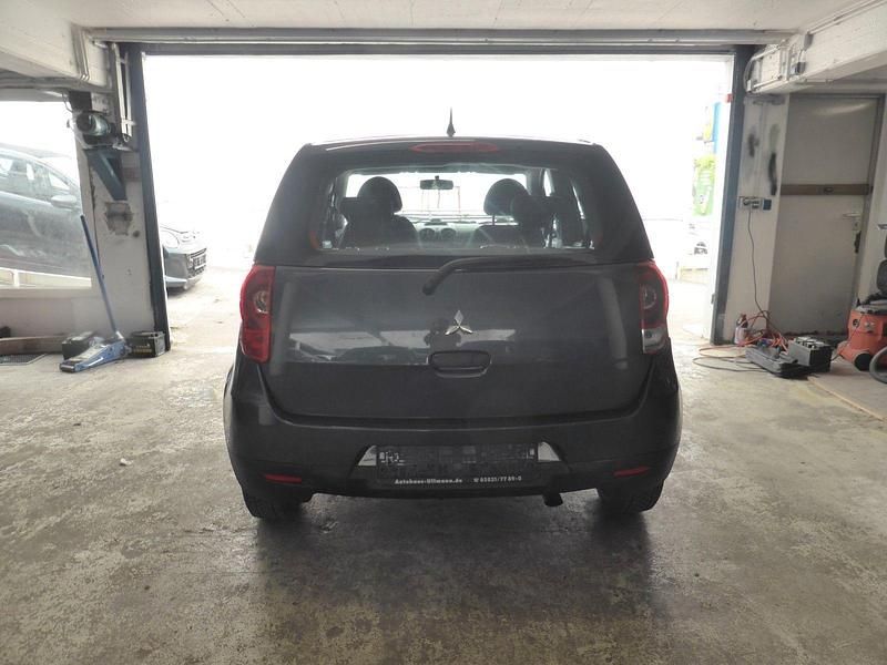 Gebraucht Mitsubishi Colt Inform 75 PS (55 kW) 2009 Grau Kleinwagen